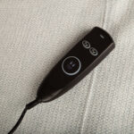 Kėdė KATY su elektriniu mechanizmu ir masažo funkcija, melsvai balta - Image 6