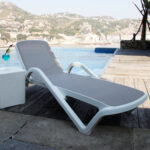 Grindų kėdė RESORT iš smėlio spalvos plastiko - Image 2