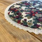 Stalo kilimėlis ŽIEMOS GĖLĖS D70cm, kaspinai - Image 3