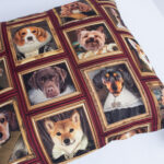 Pagalvėlė HOLLY 45x45cm, šunys rėmelyje - Image 3