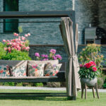 Pagalvėlė AMAZONIA 45x45cm, smėlio spalvos gėlių - Image 2